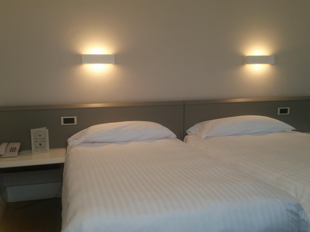 City Hotel Varese Exterior photo