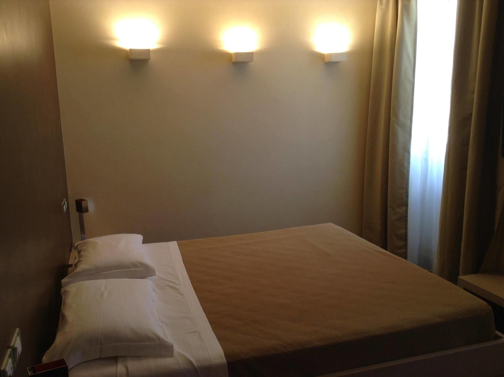 City Hotel Varese Exterior photo