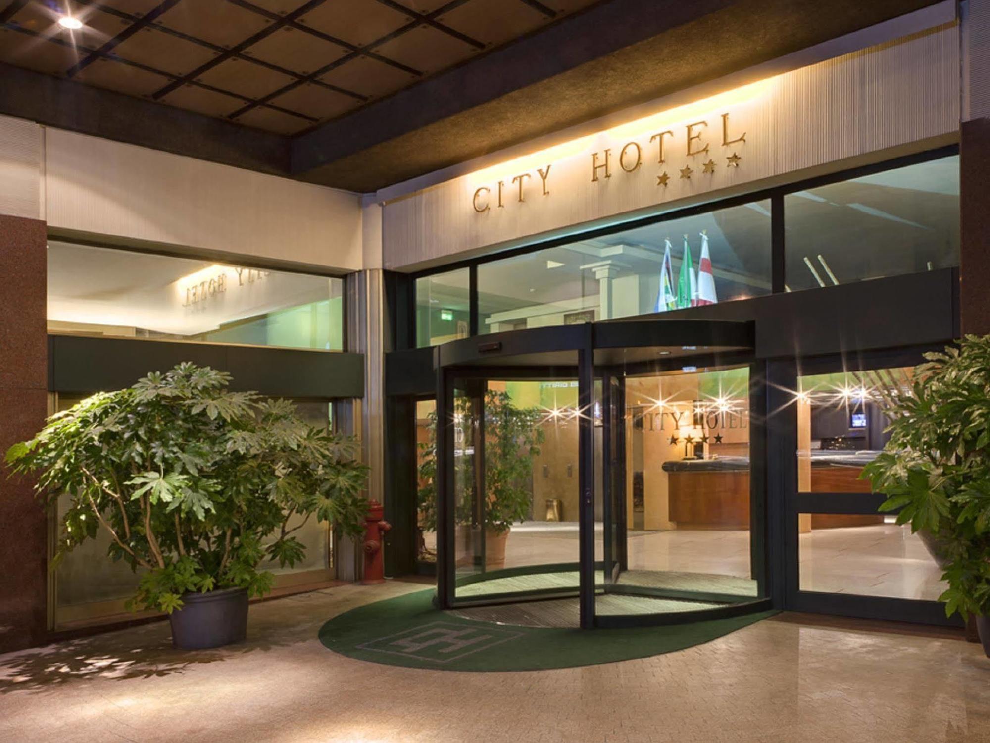 City Hotel Varese Exterior photo